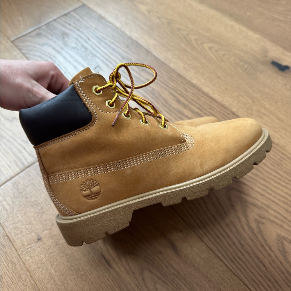 Timberland Children's 6-Inch Waterproof Boot - Wheat Nubuck - Size 1.5 - EUC - Picture 5 of 9
